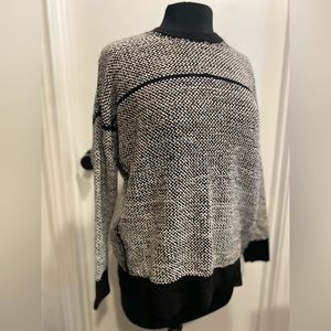 Vince Textured Wool Crewneck Pullover Sweater Small Black & Off-White LIKE NEW
